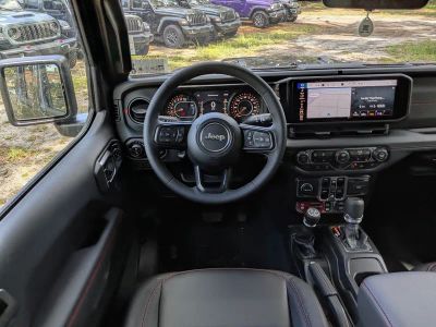 2026 Jeep Gladiator — photo 16 view