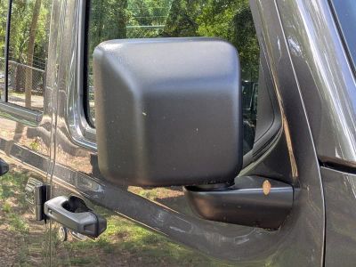 2026 Jeep Gladiator — photo 11 view