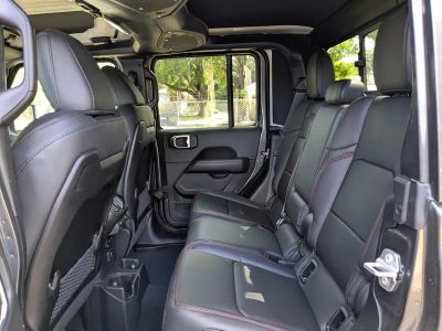 2026 Jeep Gladiator — photo 13 view