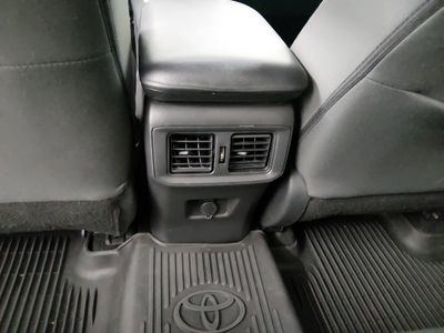 2022 Toyota RAV4 - Photo 18