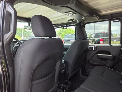 2021 Jeep Wrangler - Photo 19