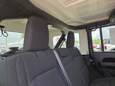 2021 Jeep Wrangler - Photo 14