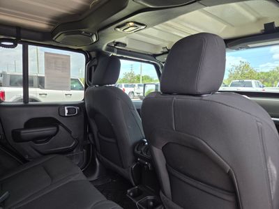 2021 Jeep Wrangler - Photo 12