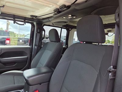 2021 Jeep Wrangler - Photo 21