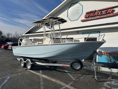 2024 Boston Whaler 210 Montauk - Photo 1