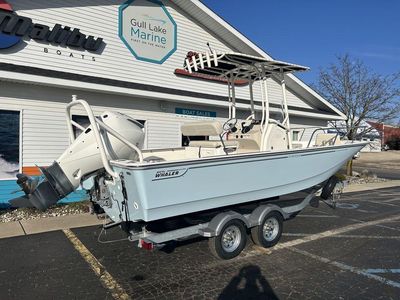 2024 Boston Whaler 210 Montauk - Photo 5