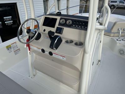 2024 Boston Whaler 210 Montauk - Photo 14
