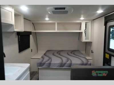 2027 Jayco Jay Flight SLX — photo 12 view
