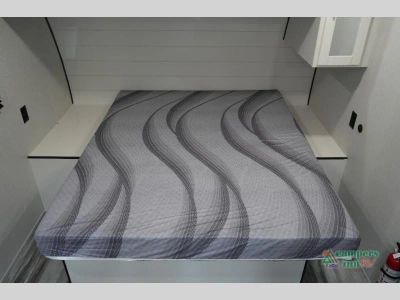 2027 Jayco Jay Flight SLX — photo 32 view