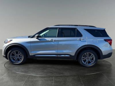 2025 Ford Explorer — detail view