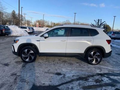 2023 Volkswagen Taos SE - Photo 3