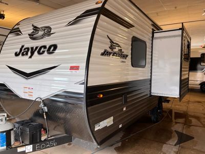 2024 Jayco Jay Flight SLX - Photo 2