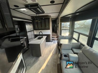 2022 Grand Design Momentum - Photo 7