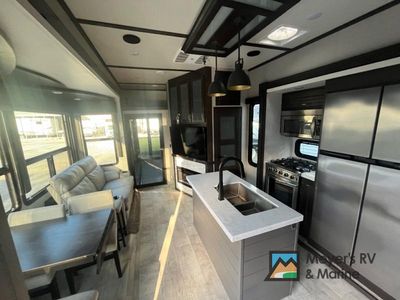2022 Grand Design Momentum - Photo 6