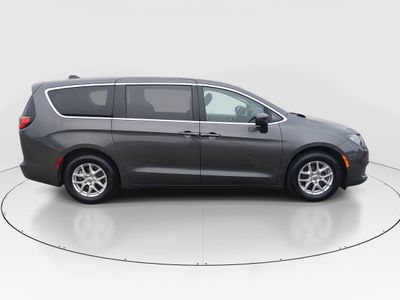 2023 Chrysler Voyager - Photo 8