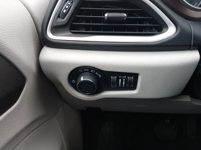 2023 Chrysler Voyager - Photo 13