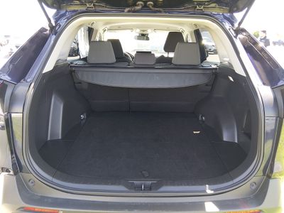 2025 Toyota RAV4 - Photo 11