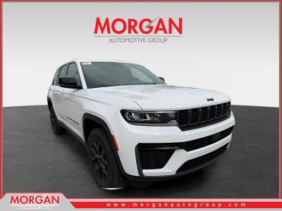 2026 Jeep Grand Cherokee Laredo Altitude in Bright White Clearcoat — front three-quarter view