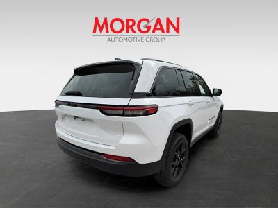 2026 Jeep Grand Cherokee — engine compartment view