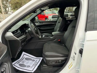 2026 Jeep Grand Cherokee — photo 16 view