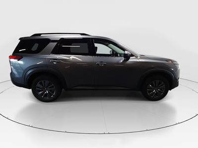 2024 Nissan Pathfinder — photo 8 view