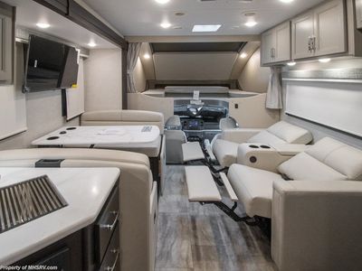 2026 Thor Motor Coach Magnitude Grand - Photo 11