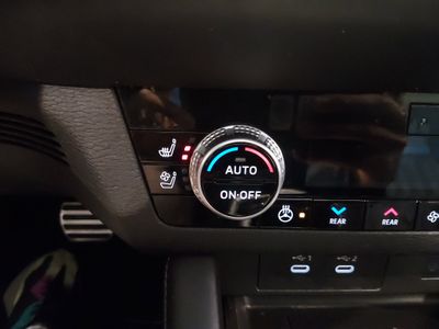 2025 Mitsubishi Outlander - Photo 18