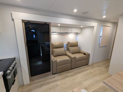 2026 Winnebago Thrive — detail view