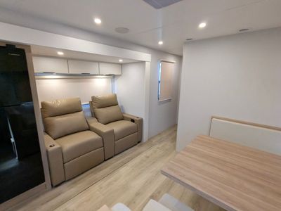2026 Winnebago Thrive — photo 13 view