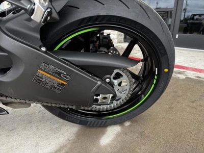 2025 Kawasaki Ninja ZX-6R - Photo 15