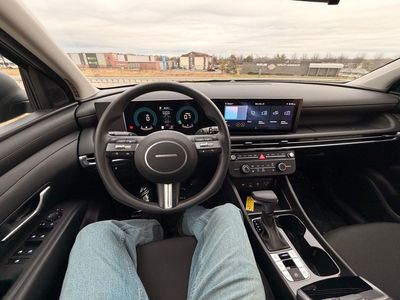 2025 Hyundai Tucson — photo 12 view