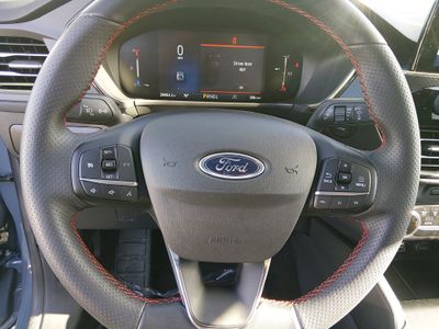 2025 Ford Escape — photo 12 view