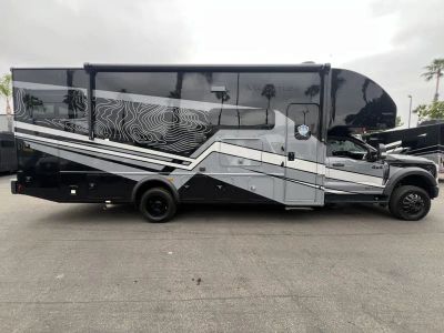 2027 Thor Motor Coach MAGNITUDE GRAND — photo 20 view
