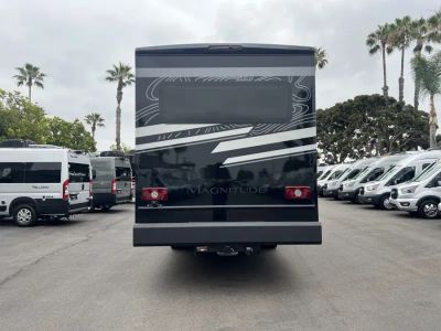 2027 Thor Motor Coach MAGNITUDE GRAND — photo 21 view
