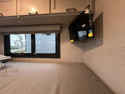 2027 Thor Motor Coach MAGNITUDE GRAND — photo 15 view