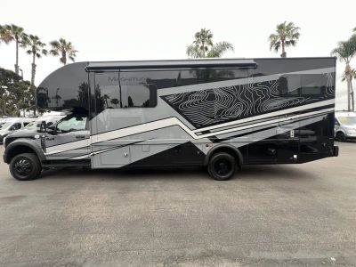 2027 Thor Motor Coach MAGNITUDE GRAND — photo 19 view