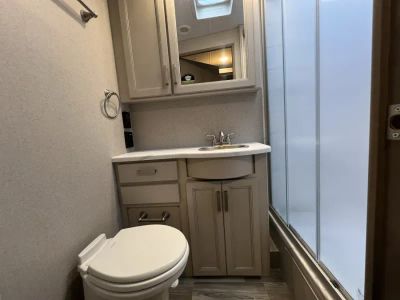2027 Thor Motor Coach MAGNITUDE GRAND — photo 16 view