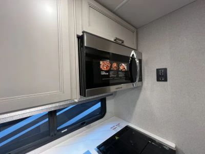 2027 Thor Motor Coach MAGNITUDE GRAND — photo 10 view