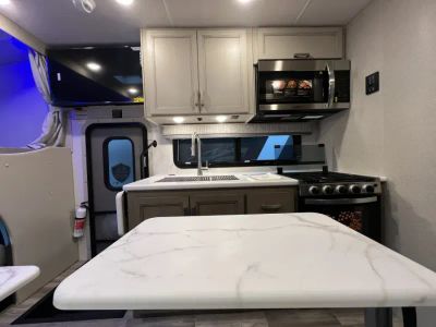 2027 Thor Motor Coach MAGNITUDE GRAND — photo 7 view
