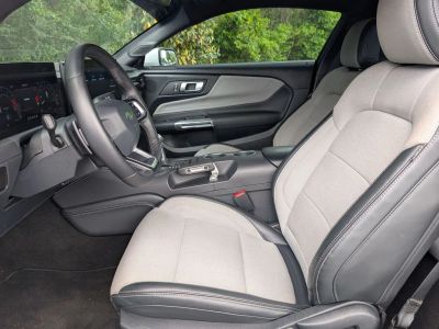 2024 Ford Mustang - Photo 12