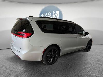 2026 Chrysler Pacifica — rear three-quarter view