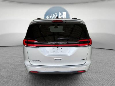 2026 Chrysler Pacifica — detail view