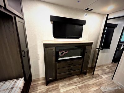 2026 Venture RV SportTrek Touring Edition - Photo 10