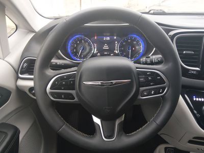 2024 Chrysler Pacifica - Photo 17
