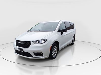 2024 Chrysler Pacifica - Photo 3