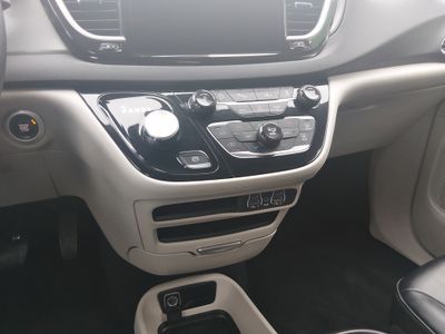 2024 Chrysler Pacifica - Photo 20