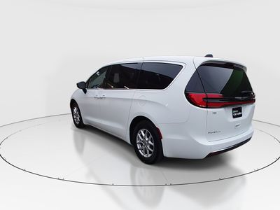 2024 Chrysler Pacifica - Photo 5