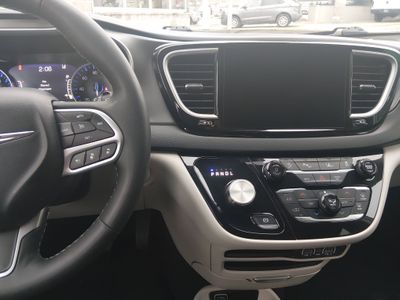 2024 Chrysler Pacifica - Photo 19