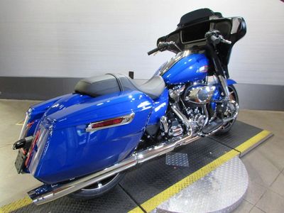 2025 Harley-Davidson FLHX - Street Glide - Photo 4