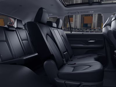 2026 Toyota Grand Highlander Hybrid - Photo 2